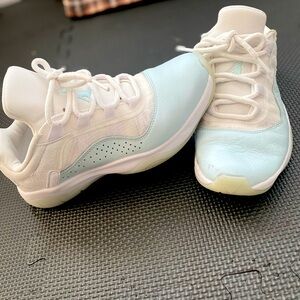 Jordan 11 CMFT Low “Igloo” SZ 7 W